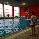 Městský plavecký bazén v Chebu bude v provozu do pátku 30. června 2023. Veřejnosti se znovu otevře 4. září 2023.